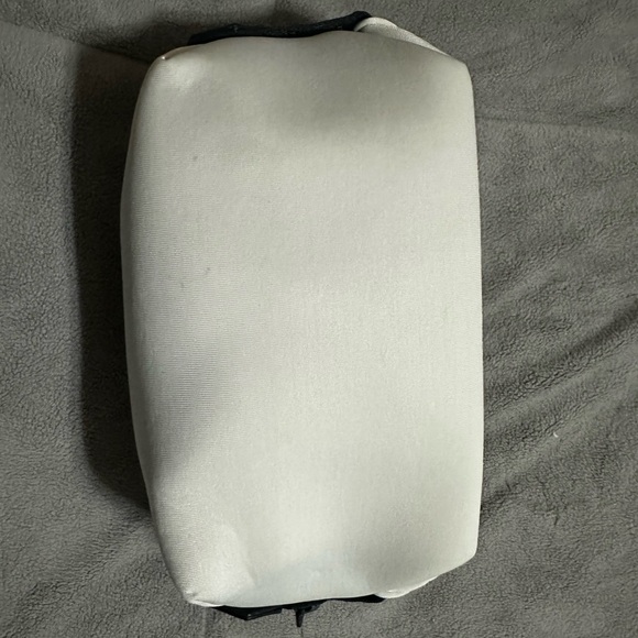 YSL makeup Bag - Picture 3 of 7